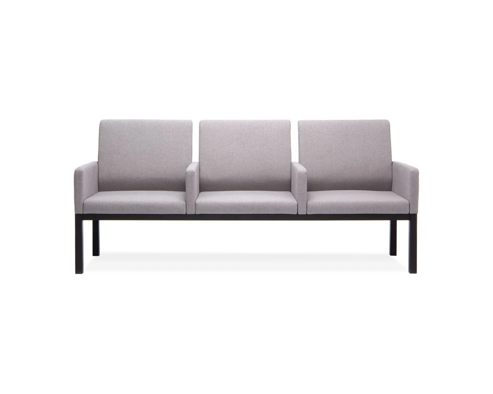 Диван трехместный с подлокотниками между сиденьями Norman