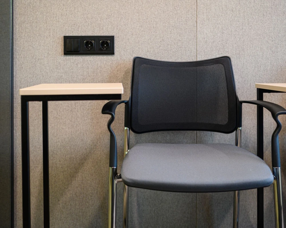 Акустическая кабина LWOP SIX-SEATER (задняя стенка стекло)